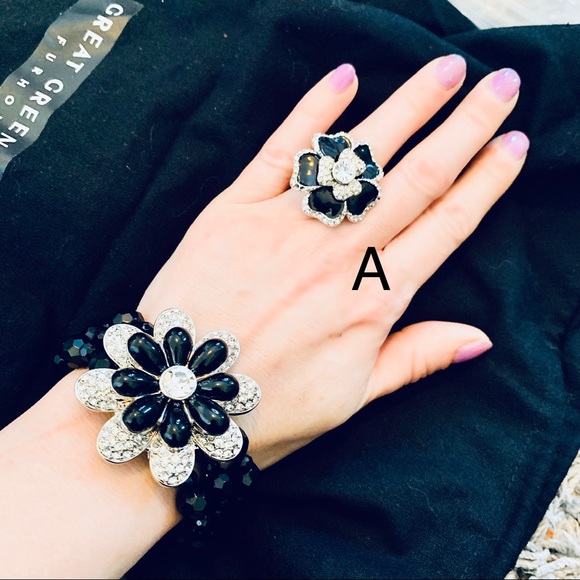 Ring and bracelet set - Picture 1 of 5